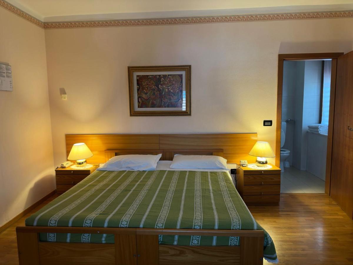 Villa Nuova Romeno Екстер'єр фото