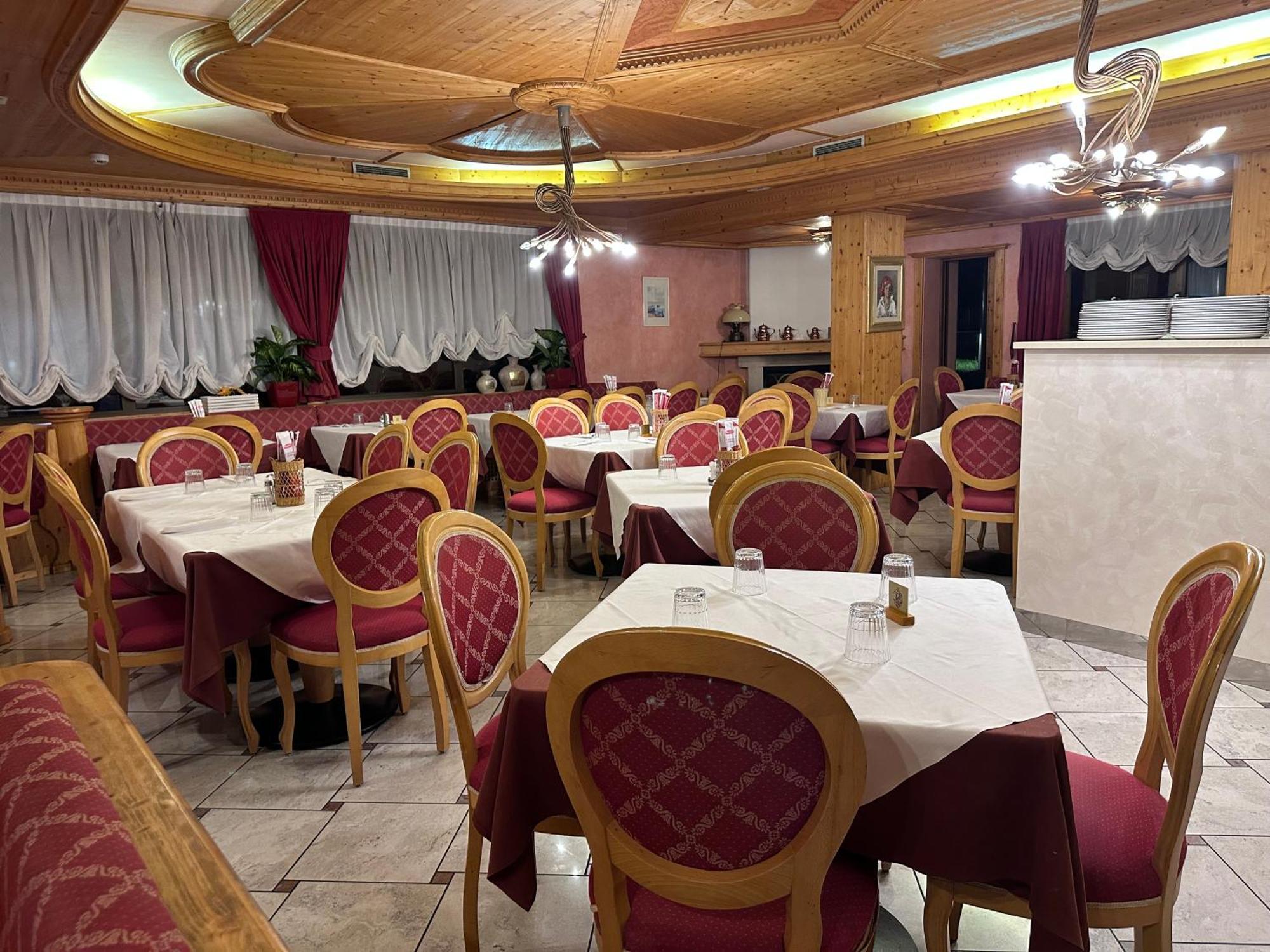 Villa Nuova Romeno Екстер'єр фото